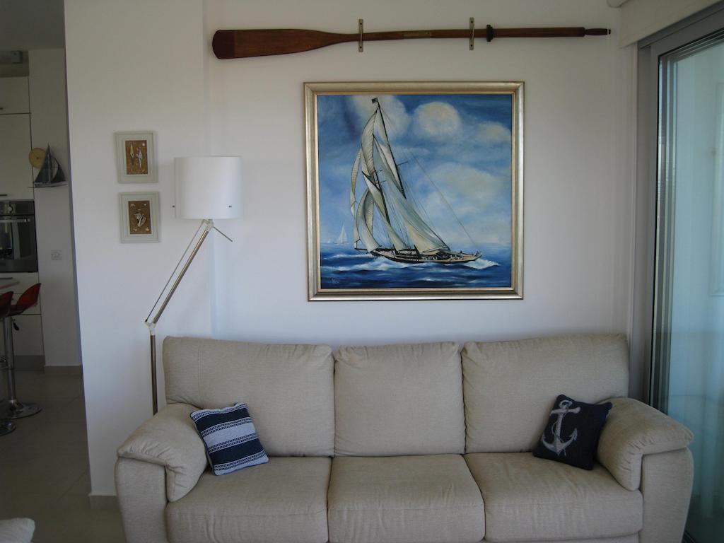 Trident Beach Apartment Protaras Ruang foto